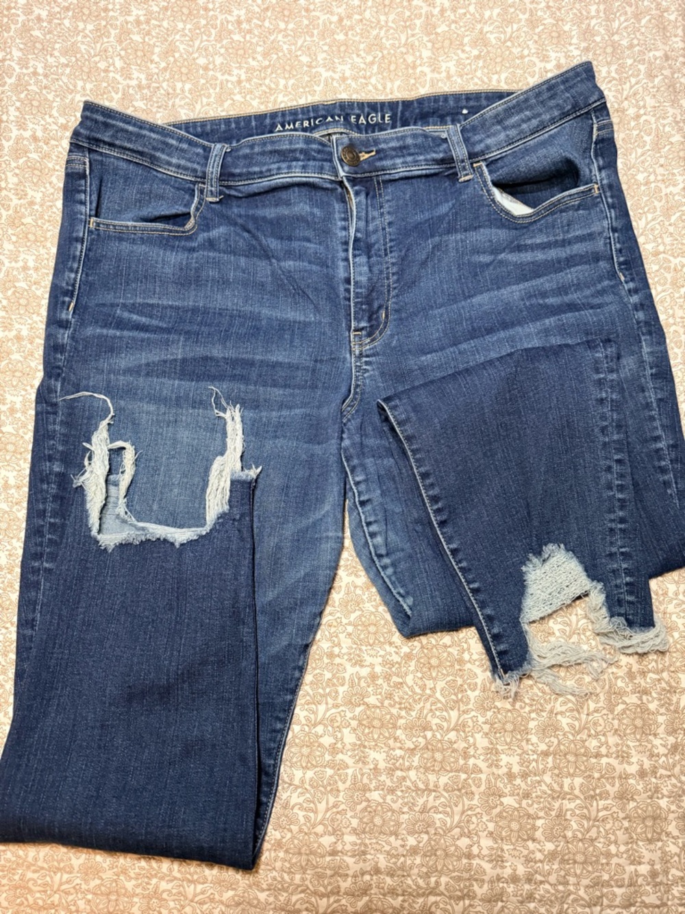 American Eagle Outfitters Women's Dark Blue Ripped Skinny Jeans